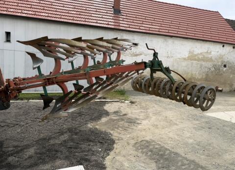 Kverneland ES 95 mit Packomat