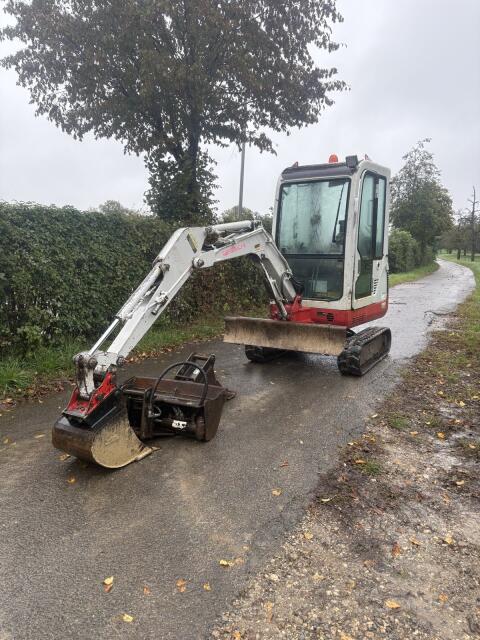 Takeuchi TB016