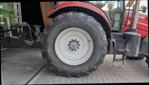 BKT Agrimax RT 765 710/70 R38, 600/65 R28