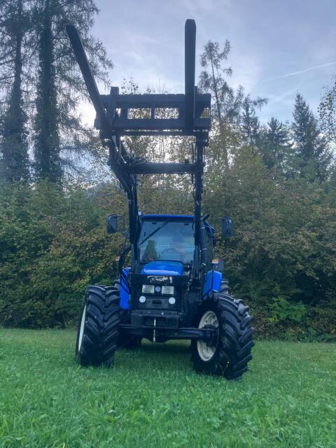 New Holland TL 80 mit Tigerseilwinde 8 t