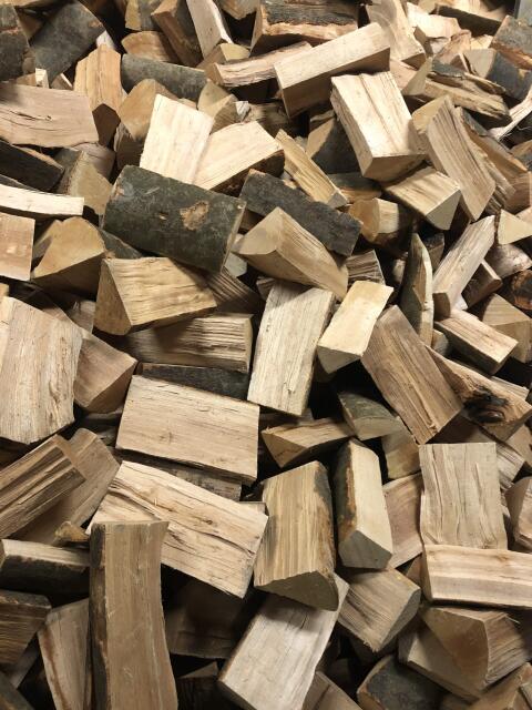 Ofenfertiges Brennholz (Buche, Esche, Kirsche Mix) 130 €/rm