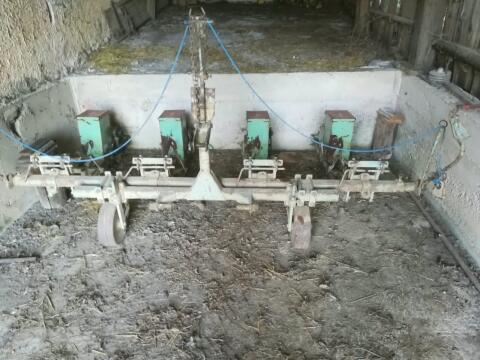 Feldherr Maissämaschine