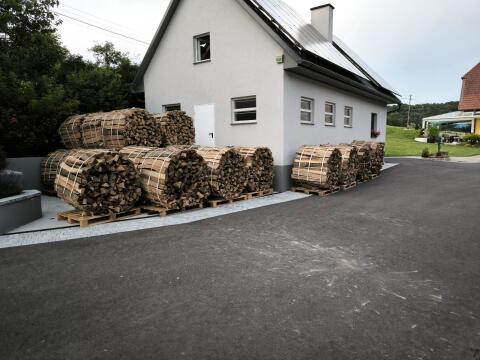 Buchenholz gebündelt