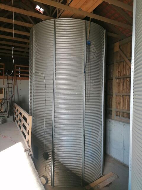 2-Wellblech-Getreide-Silo