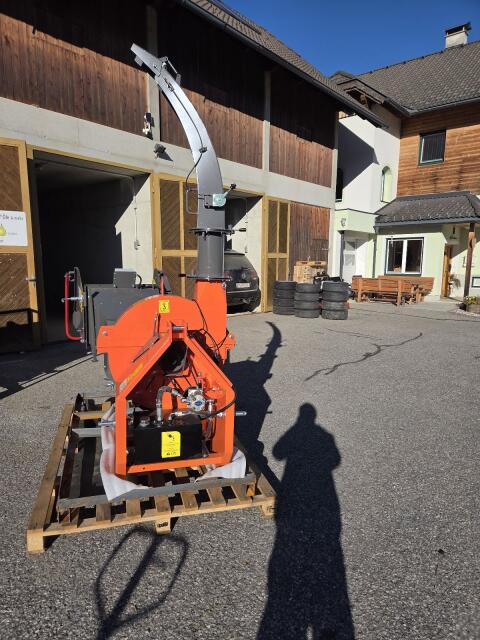 Holzhäcksler, Traktorhäcksler bis 18 cm