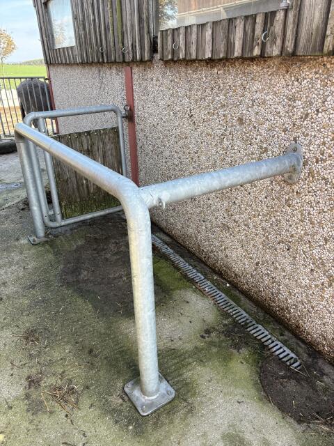 Putzstand, Behandlungsstand, Pferdestand
