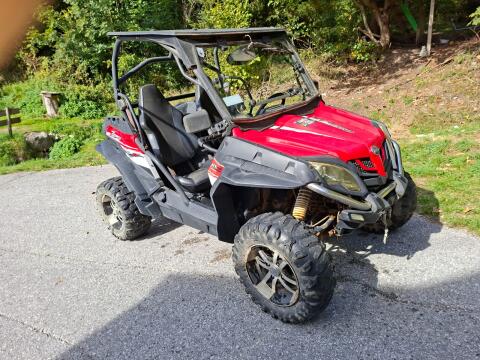 CF MOTO ZForce 800 Quad mit Winde und Schneepflug