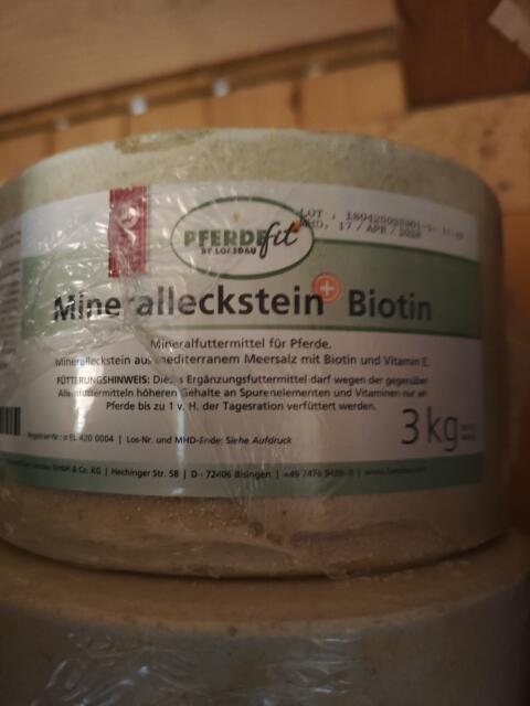 Futtersachen für Pferde abzugeben