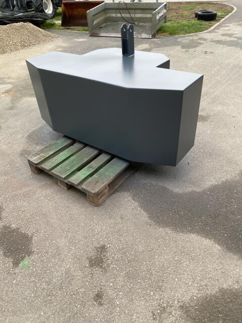 Frontgewicht 1.400 kg, 1.700 kg