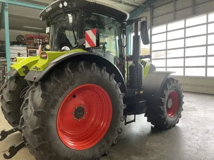 Claas Arion 660