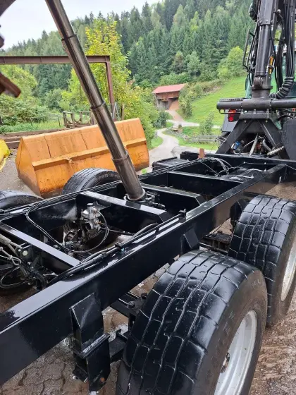 Gögl Tandem-Rungenanhänger 12 t mit Kesla Kran, Kesla 305 T