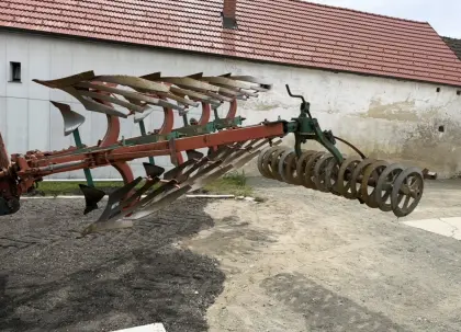 Kverneland ES 95 mit Packomat
