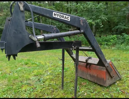 Frontlader Hydrac mit Schaufel 1 m für Ford Traktor