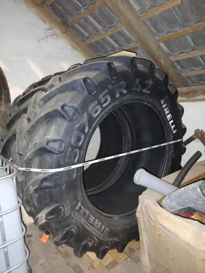 Pirelli Traktorreifen 650/65 R42
