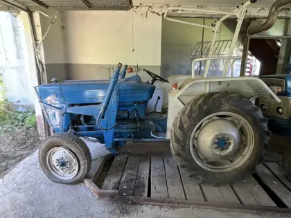 Ford 2000