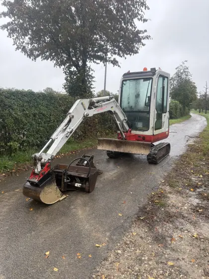 Takeuchi TB016