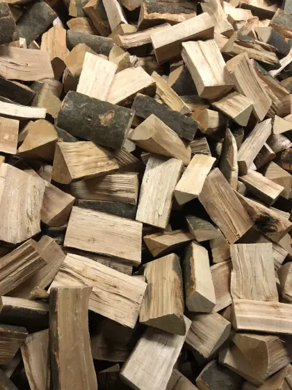 Ofenfertiges Brennholz (Buche, Esche, Kirsche Mix) 130 €/rm