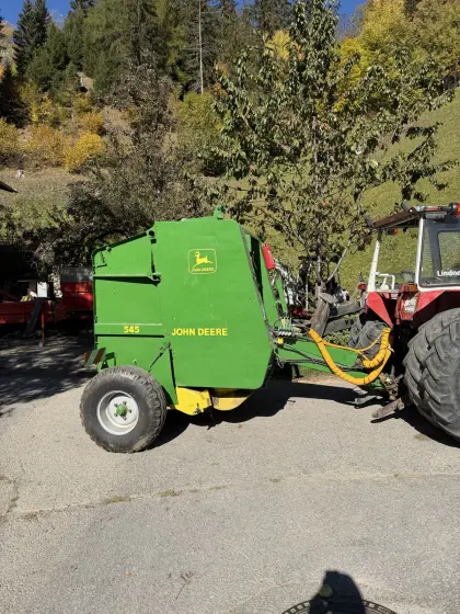 John Deere 545 Rundballenpresse
