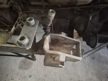 Frontladerkonsole Hauer für Steyr T190