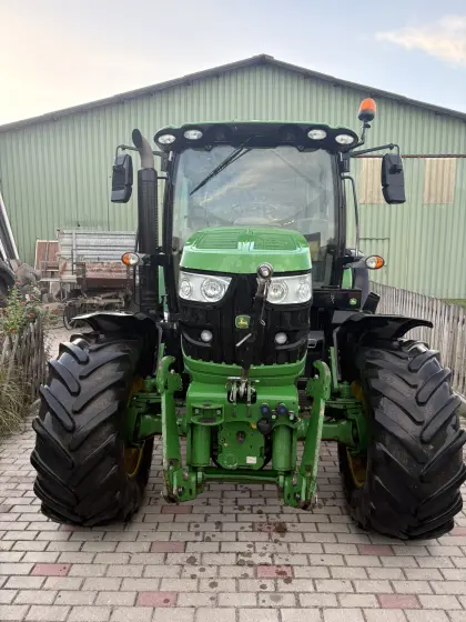 John Deere 6105R