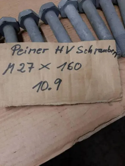 11 m 27x160 HV Schrauben