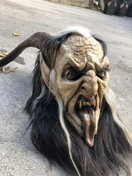 Authentische Pojer-Maske