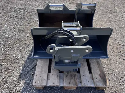 Powertilt mit Löffelpaket für 1,5 bis 2 t Bagger PT30