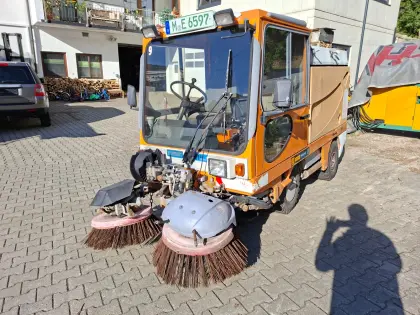Schmidt SK 151 SE Kehrmaschine Agrarfahrzeug