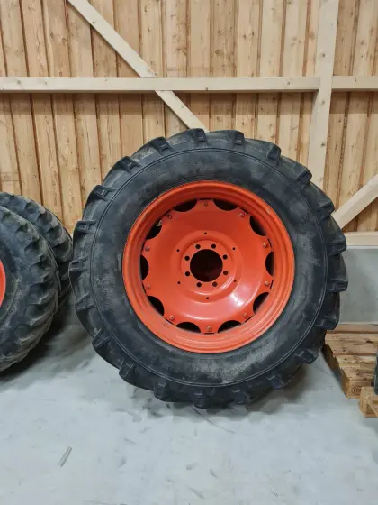 Fendt Felgen für Bereifung 520/70R38, 14,9R26