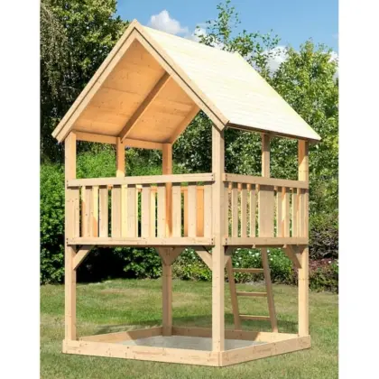 Spielturm mit Rutsche