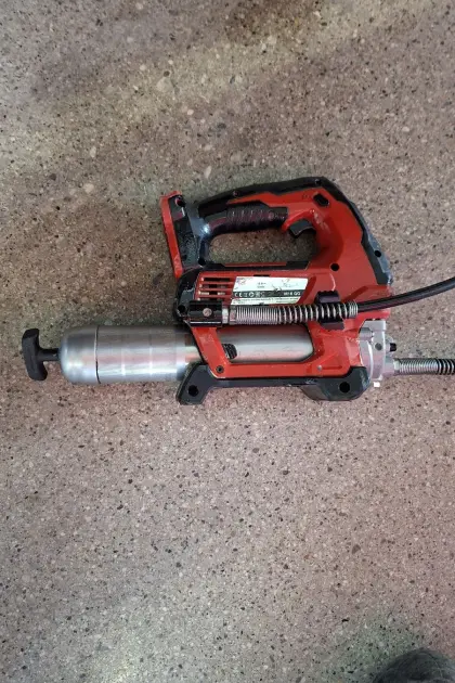 Milwaukee M18 Akku-Fettpresse M18 GG