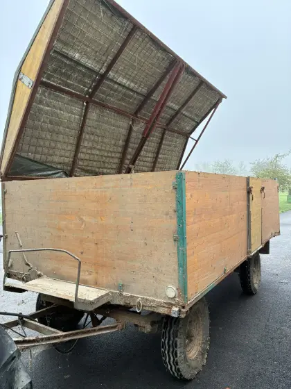 Viehtransportanhänger, mobiler Unterstand für Tiere