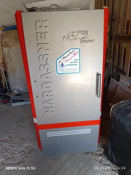 Holzkessel Stückgut, neuwertig, und 1 Ölraketenbrenner
