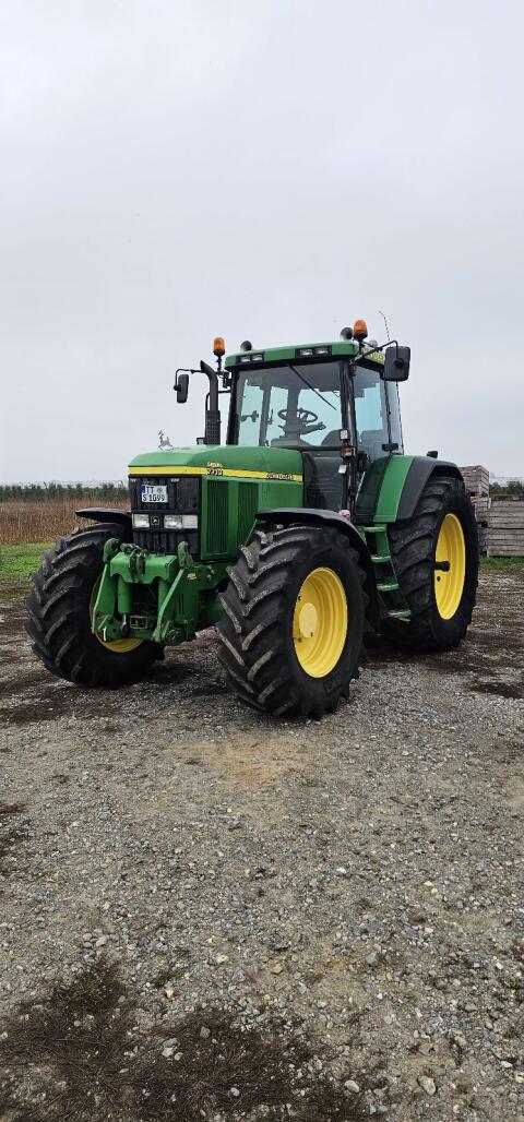 John Deere 7710