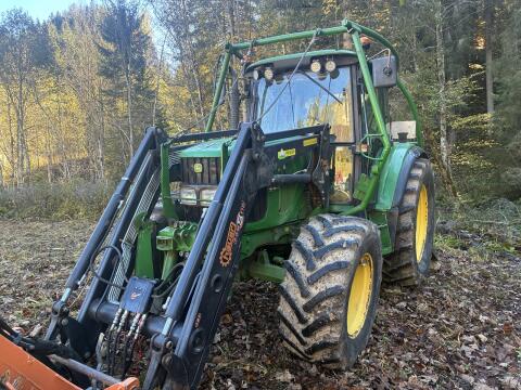 John Deere 6120 SE