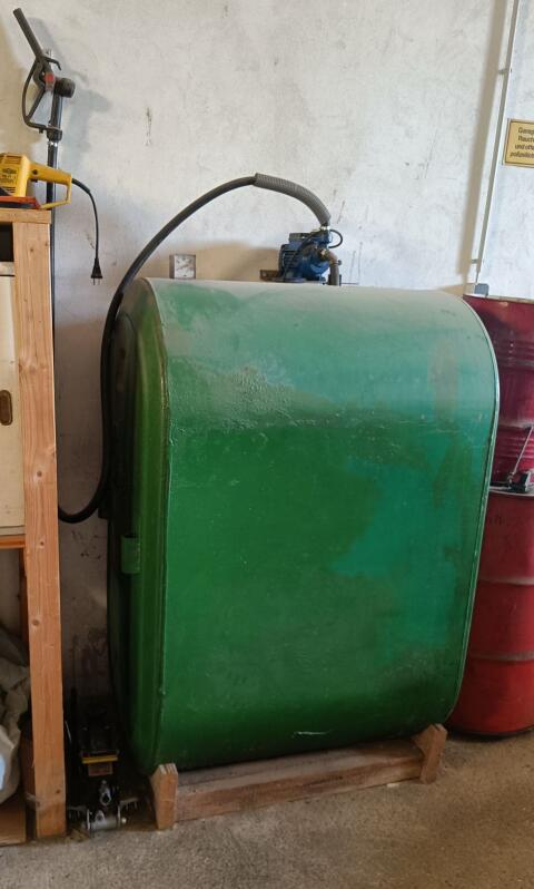 Hoftankstelle (Dieseltank)