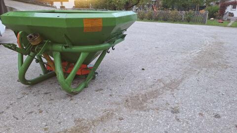 Düngerstreuer Amazone