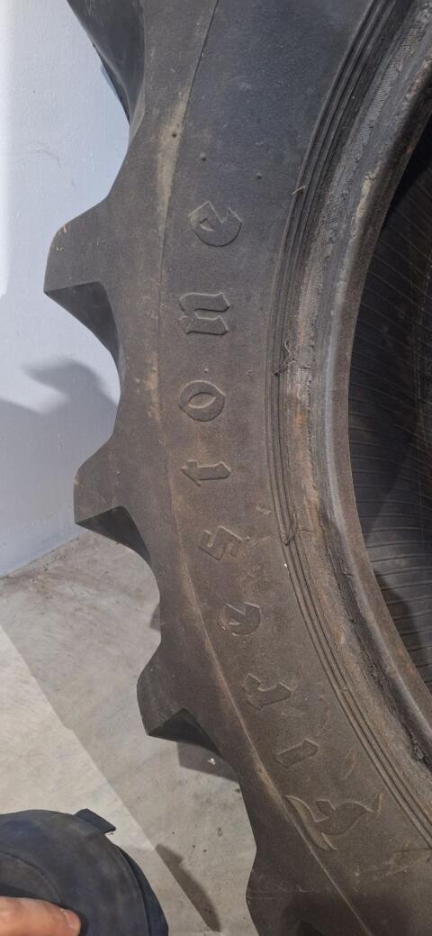 Reifen 12.4 R 24