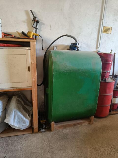 Hoftankstelle (Dieseltank)