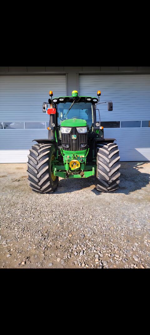 John Deere 6210R