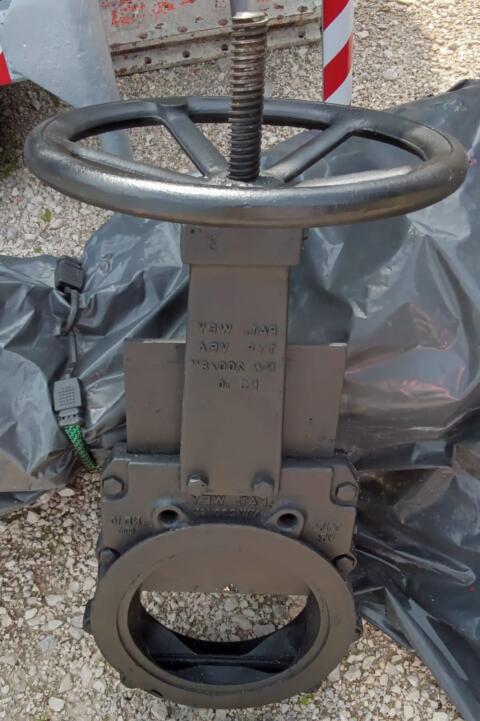 Absperrschieber neu, 30 cm