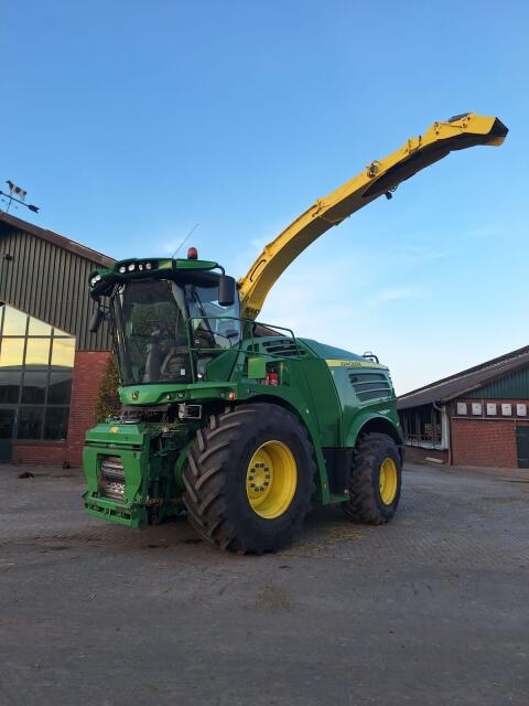 John Deere 8300, Bj. 21, 1.007 Trommelstd., Häcksler, Feldhäcksler