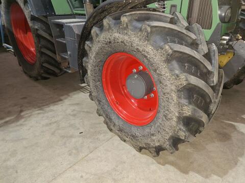 Reifen BKT 600/65 R28 und 650/65 R42 Agrimax RT 657