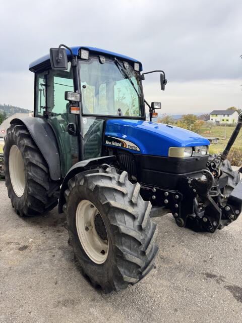 New Holland TN75D