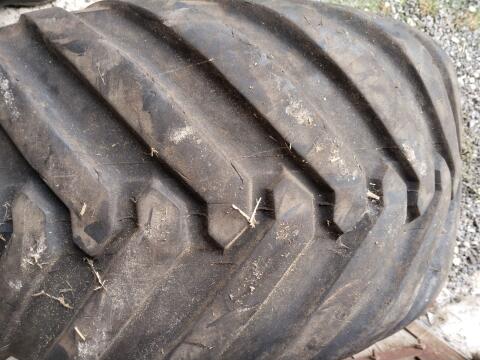 Trelleborg Reifen 400/55-17,5