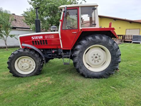 Traktor Steyr 8120