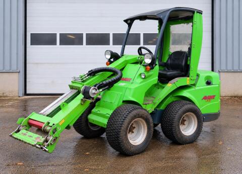 Hoflader Avant 635