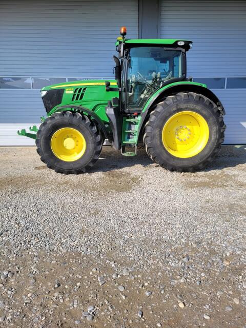 John Deere 6210R