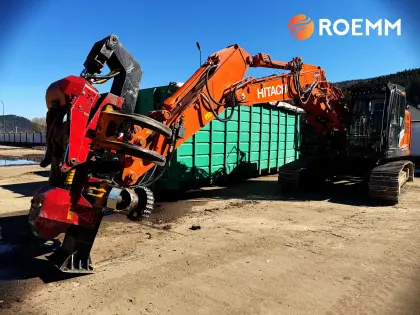 Hitachi ZX225USLC-7, Konrad WOODY WH60-1 Harvester
