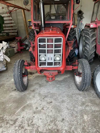 Traktor International 354